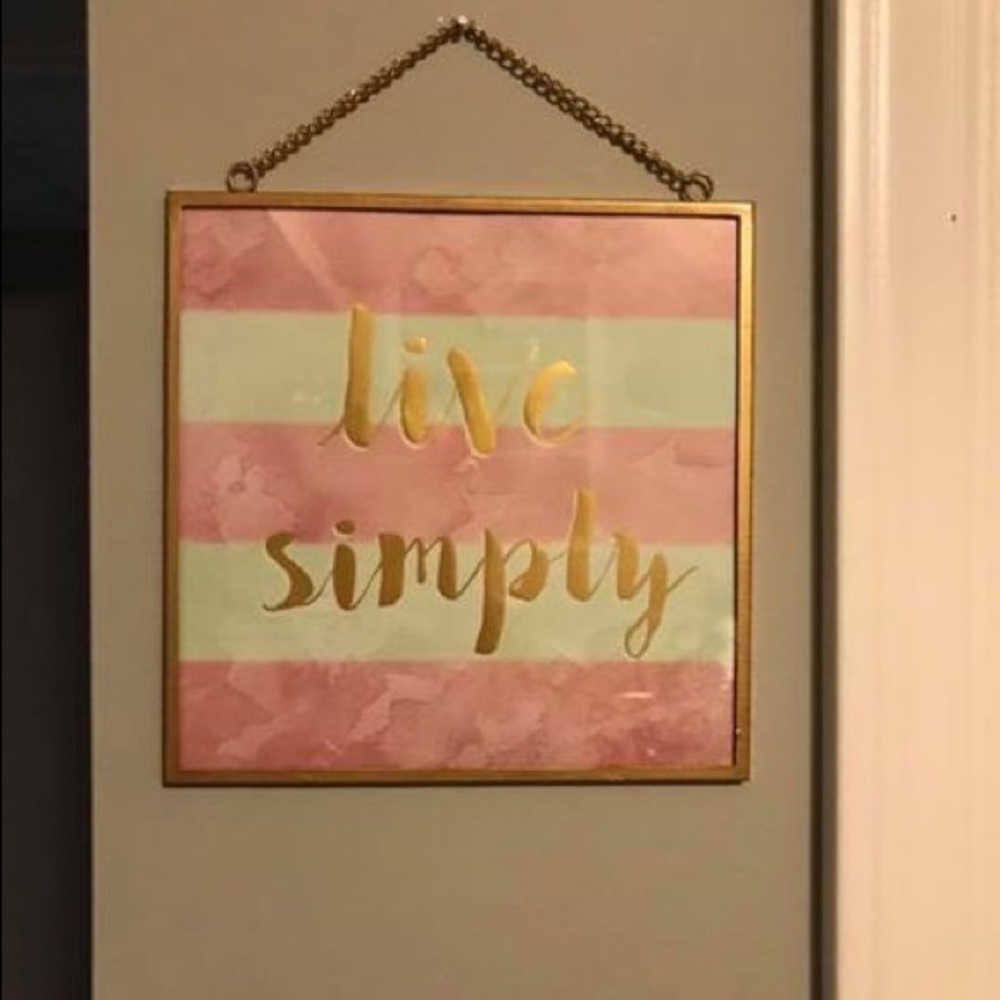 Room decor - Picture 3 of 5